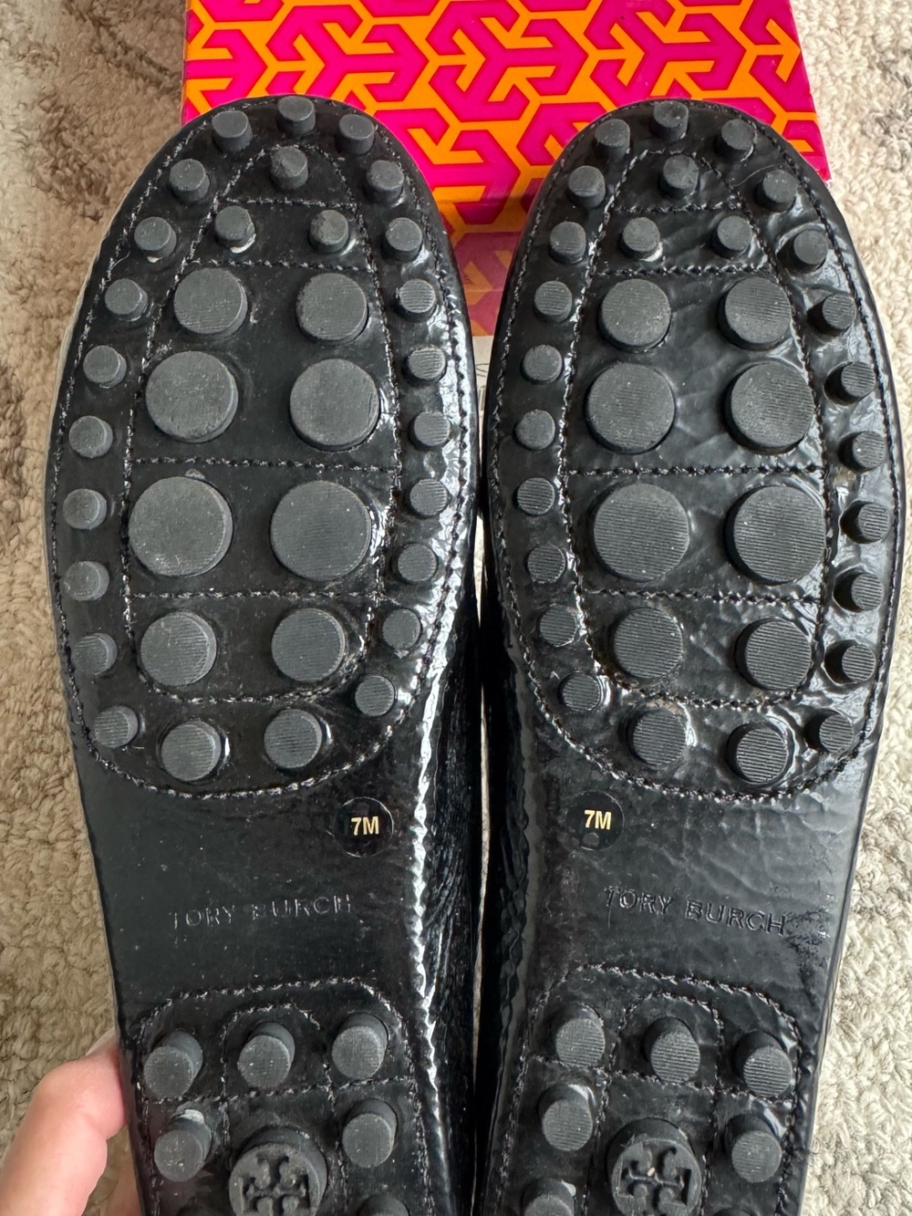 EUC Tory Burch Kendrick Moccasin Driving Shoe In Black Patent - Picture 10 of 12